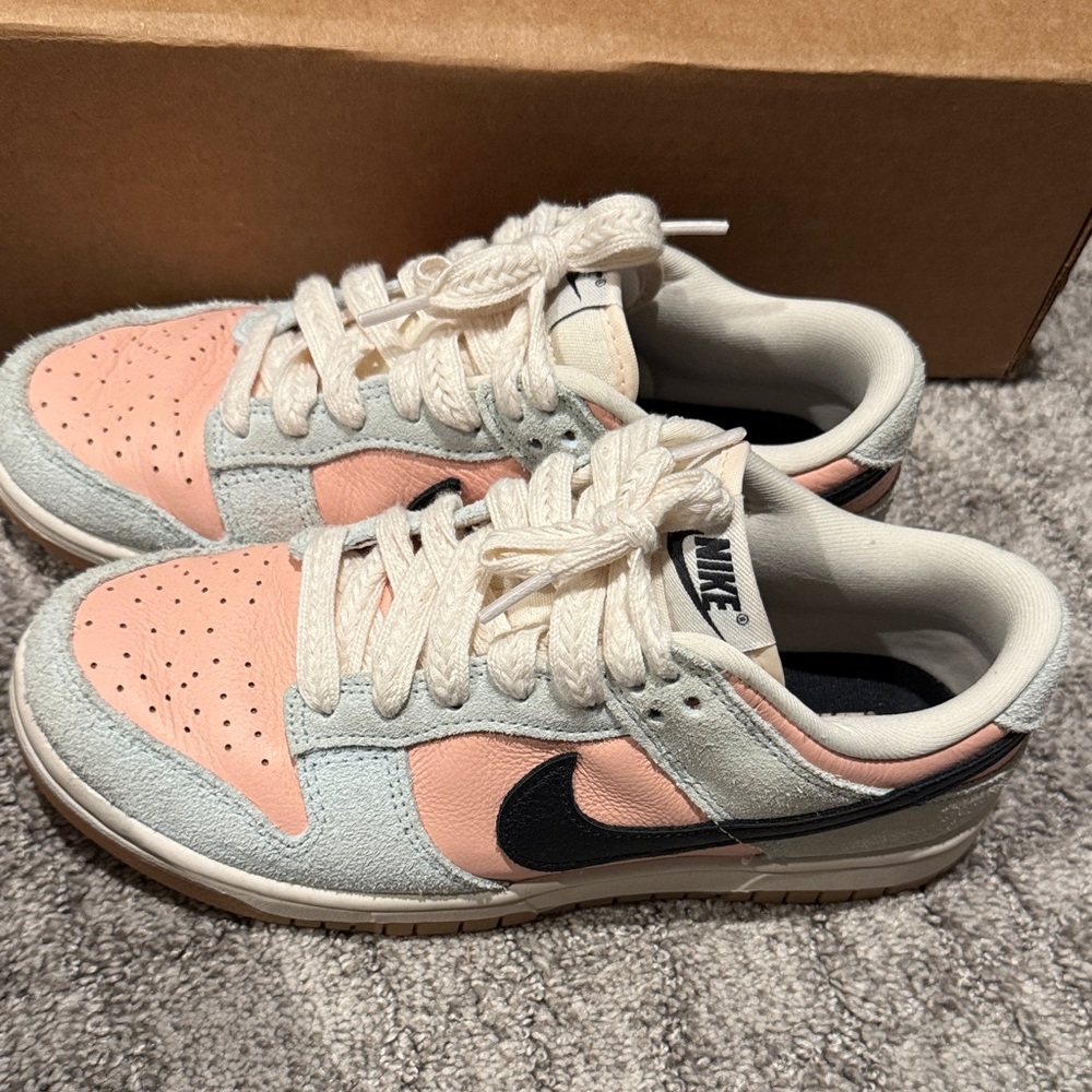 Nike dunk womens 8.5